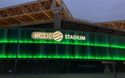 El RCDE Stadium se ilumina de verde por el Phelan-Mcdermid