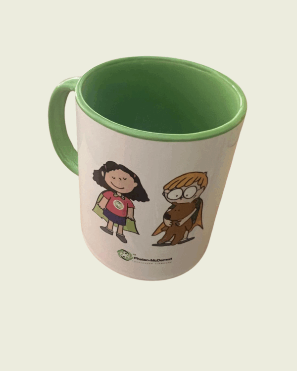 Taza verde héroes 2025