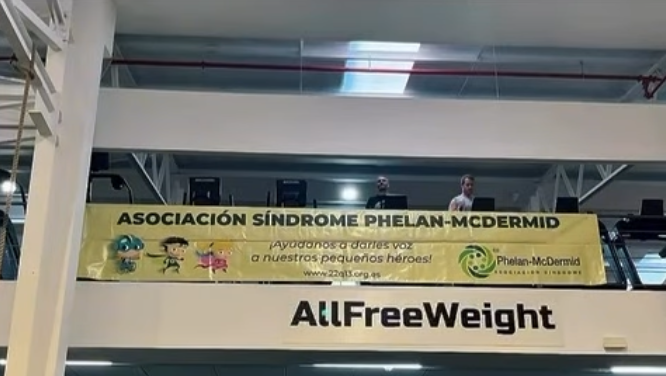 Maratón de los abrazos por el PMS (Cornellá)