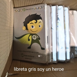 Libreta gris Soy un héroe